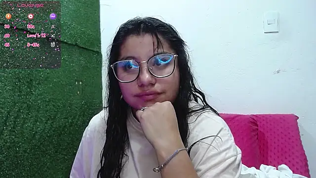 Snapshot of Miaa_Smiith1 chatting on 11.04.25 Miaa Smiith1 online show from 11.04.25