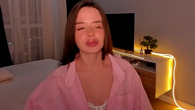 Snapshot of AmeliaBrian chatting on 12.22.24 AmeliaBrian online show from 12.22.24