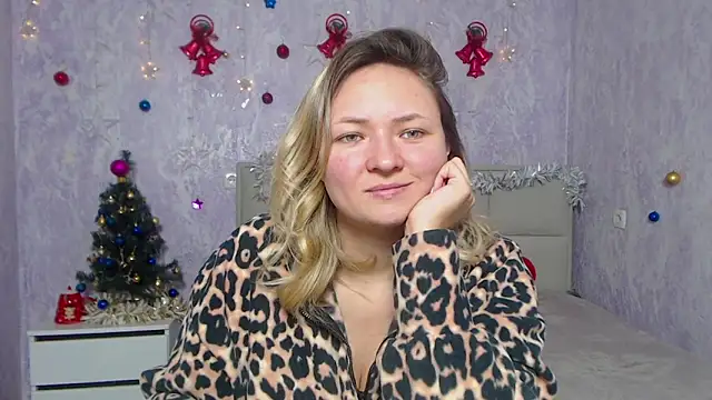 Snapshot of SallyVerda chatting on 01.03.25 SallyVerda online show from 01.03.25