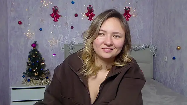 Snapshot of SallyVerda chatting on 01.04.25 SallyVerda online show from 01.04.25