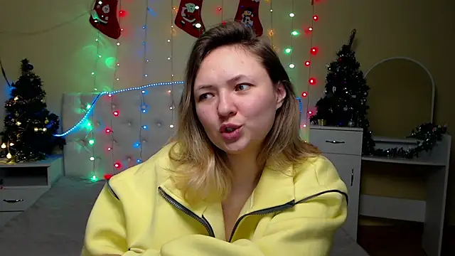 Snapshot of SallyVerda chatting on 01.05.25 SallyVerda online show from 01.05.25