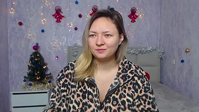 Snapshot of SallyVerda chatting on 01.06.25 SallyVerda online show from 01.06.25