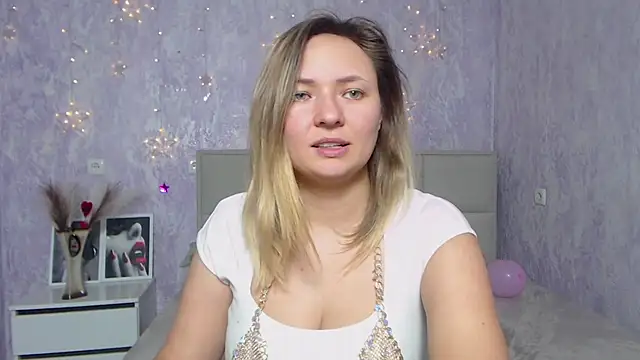 Snapshot of SallyVerda chatting on 01.15.25 SallyVerda online show from 01.15.25