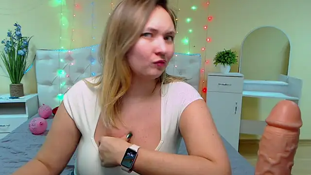 Snapshot of SallyVerda chatting on 01.31.25 SallyVerda online show from 01.31.25