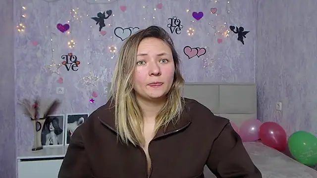 Snapshot of SallyVerda chatting on 01.31.25 SallyVerda online show from 01.31.25