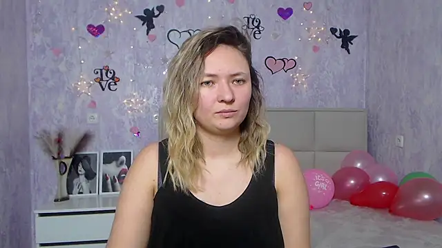 Snapshot of SallyVerda chatting on 02.01.25 SallyVerda online show from 02.01.25