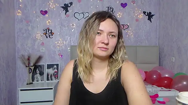 Snapshot of SallyVerda chatting on 02.02.25 SallyVerda online show from 02.02.25