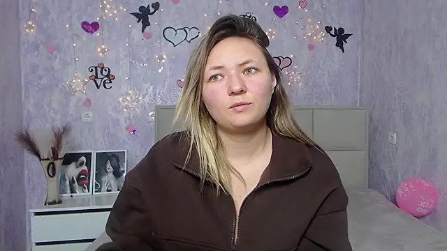Snapshot of SallyVerda chatting on 02.06.25 SallyVerda online show from 02.06.25