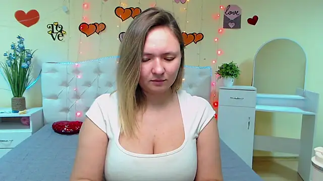 Snapshot of SallyVerda chatting on 02.11.25 SallyVerda online show from 02.11.25