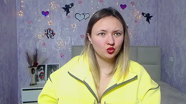 Snapshot of SallyVerda chatting on 02.26.25 SallyVerda online show from 02.26.25