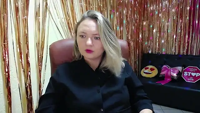 Snapshot of SallyVerda chatting on 09.09.25 SallyVerda online show from 09.09.25