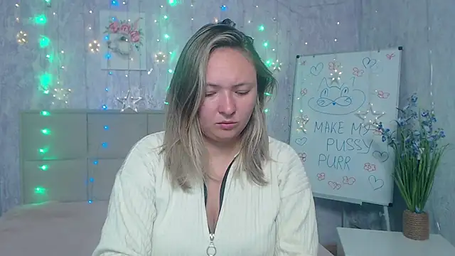 Snapshot of SallyVerda chatting on 10.05.25 SallyVerda online show from 10.05.25