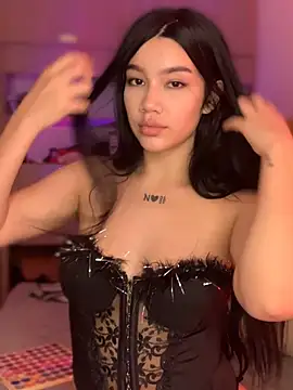 Snapshot of Ambar_R0SSE chatting on 01.29.25 Ambar R0SSE online show from 01.29.25