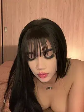 Snapshot of Ambar_R0SSE chatting on 03.13.25 Ambar R0SSE online show from 03.13.25