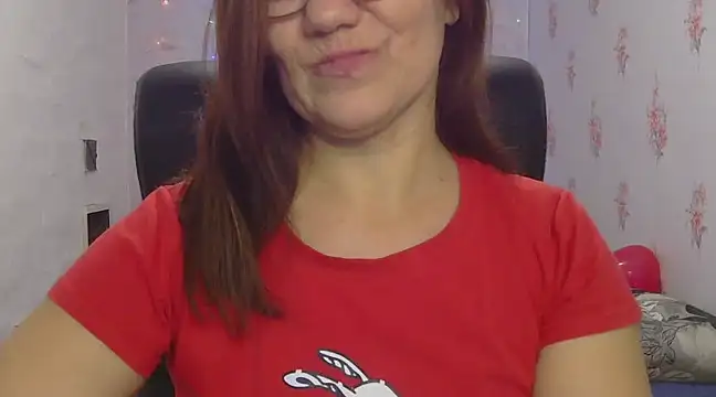 Snapshot of KittyyLaBeauty chatting on 02.12.25 KittyyLaBeauty online show from 02.12.25