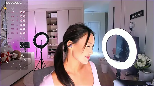 Snapshot of Sweet_yasu chatting on 12.16.24 Sweet yasu online show from 12.16.24