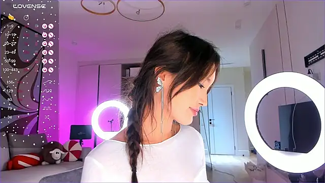 Snapshot of Sweet_yasu chatting on 12.18.24 Sweet yasu online show from 12.18.24