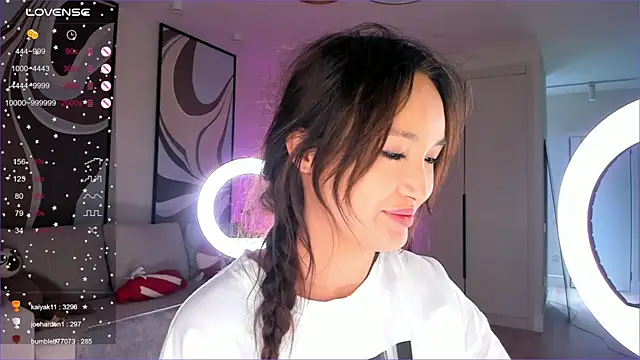 Snapshot of Sweet_yasu chatting on 12.19.24 Sweet yasu online show from 12.19.24