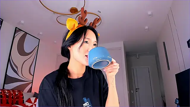 Snapshot of Sweet_yasu chatting on 12.30.24 Sweet yasu online show from 12.30.24