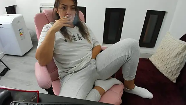 Dyana Kaylinn online show from 09.29.25