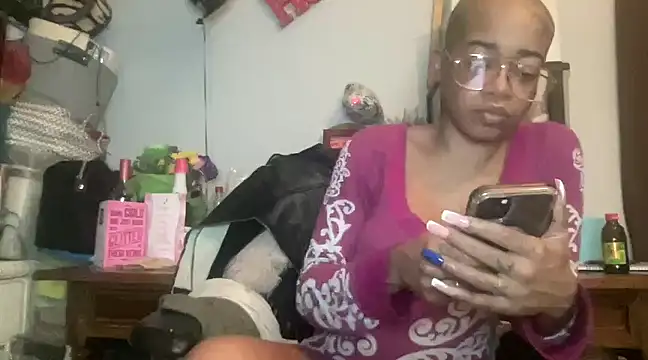 Snapshot of MommyConfident chatting on 02.16.25 MommyConfident online show from 02.16.25
