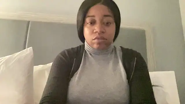 Snapshot of MommyConfident chatting on 10.16.25 MommyConfident online show from 10.16.25