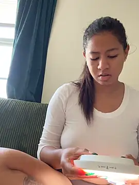 VanessaBling online show from 11.29.25