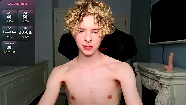 Snapshot of Kudi_Minnt chatting on 10.13.25 Kudi Minnt online show from 10.13.25