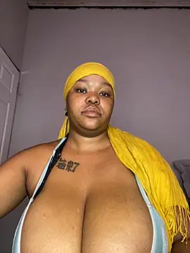 Snapshot of Mandy-101 chatting on 02.02.25 Mandy-101 online show from 02.02.25