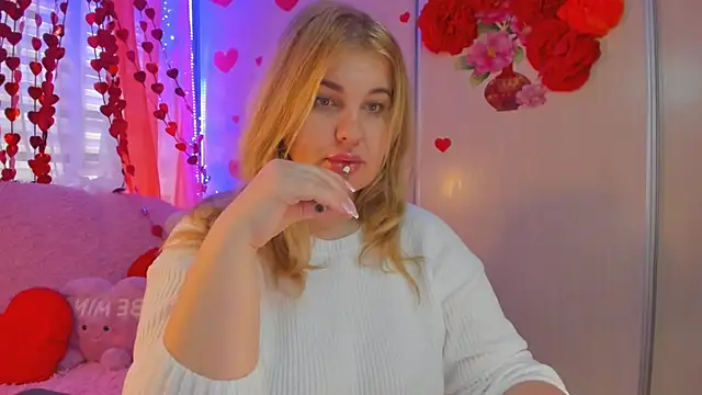 CoraSwon online show from 02.14.25