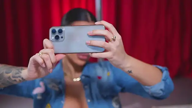 NatyDesiree online show from 01.30.25