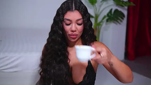 NatyDesiree online show from 10.03.25