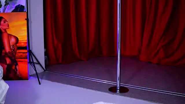 NatyDesiree online show from 12.03.25