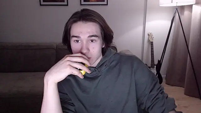 Snapshot of MarkusDean chatting on 03.19.25 MarkusDean online show from 03.19.25