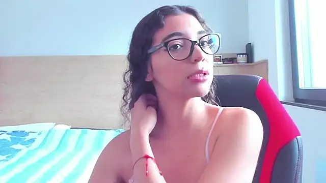 uniquerossie online show from 10.16.25