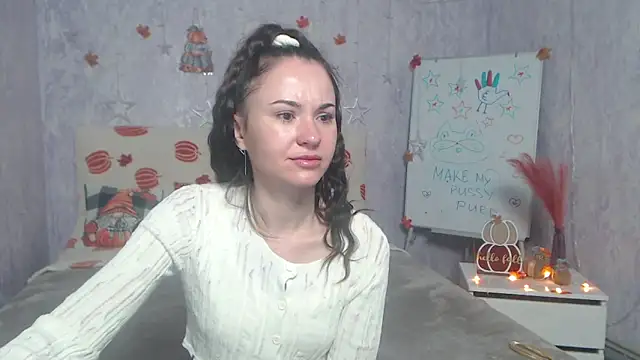 KaraCriegs online show from 11.14.25