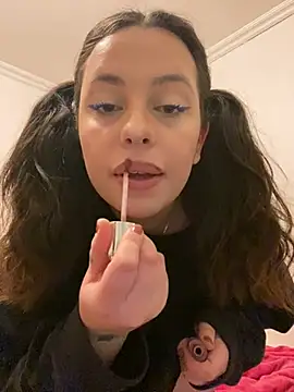 Snapshot of milkyhonybaby chatting on 03.11.25 milkyhonybaby online show from 03.11.25