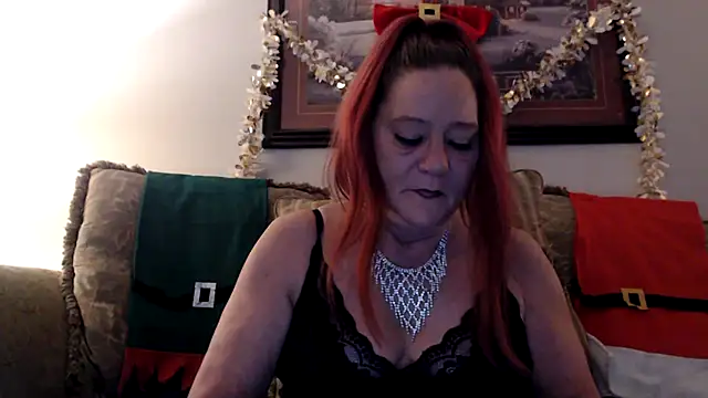 Snapshot of LexxiLeeds chatting on 12.30.24 LexxiLeeds online show from 12.30.24