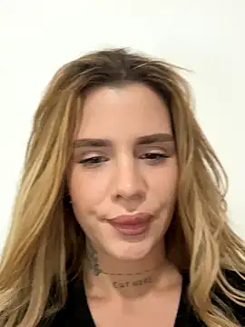 EmiliaCatalina online show from 12.02.25