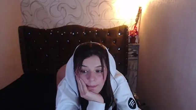 Snapshot of LiaHarryis chatting on 03.15.25 LiaHarryis online show from 03.15.25