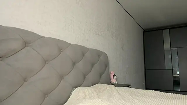 Snapshot of GracefulCharm chatting on 01.22.25 GracefulCharm online show from 01.22.25