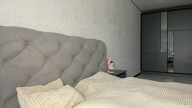 Snapshot of GracefulCharm chatting on 01.23.25 GracefulCharm online show from 01.23.25