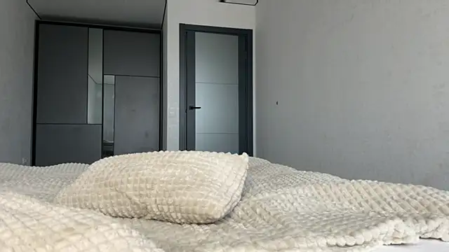 Snapshot of GracefulCharm chatting on 01.25.25 GracefulCharm online show from 01.25.25