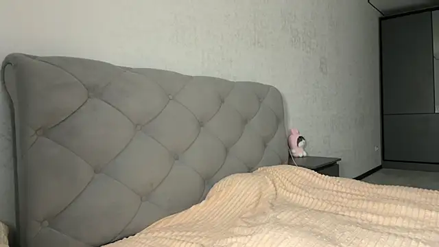 Snapshot of GracefulCharm chatting on 02.19.25 GracefulCharm online show from 02.19.25