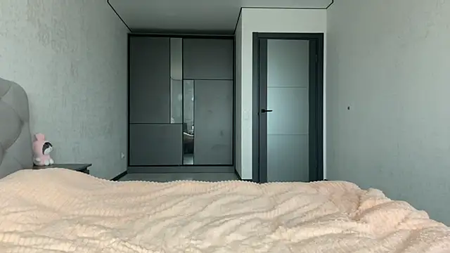 Snapshot of GracefulCharm chatting on 03.02.25 GracefulCharm online show from 03.02.25