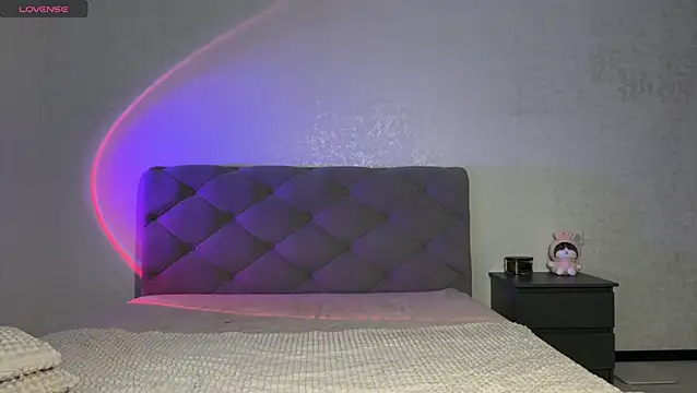 Snapshot of GracefulCharm chatting on 10.09.25 GracefulCharm online show from 10.09.25