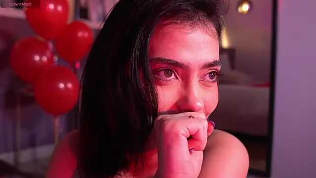 Snapshot of ElleDiane chatting on 02.14.25 ElleDiane online show from 02.14.25