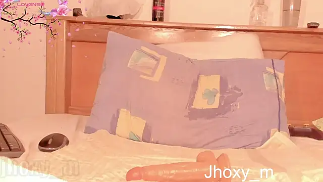 Jhoxy M online show from 02.12.25