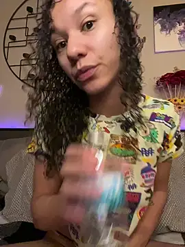 Snapshot of _Neeka_ chatting on 01.16.25  Neeka  online show from 01.16.25