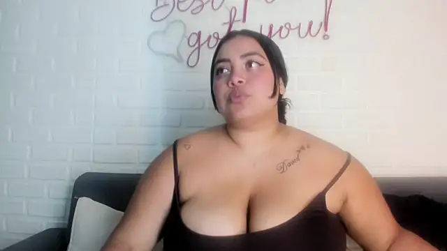 Snapshot of tatijara chatting on 10.12.25 tatijara online show from 10.12.25